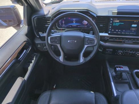 Used 2024 Chevrolet Silverado 1500 LT Trail Boss w/ LT Trail Boss Premium Package AWD/4WD image 18