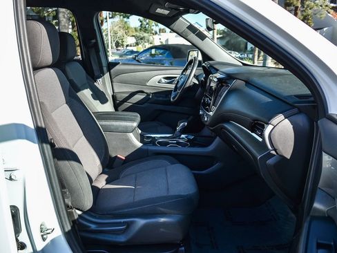Used 2022 Chevrolet Traverse LT image 16