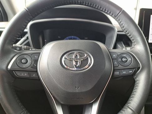 Used 2024 Toyota Corolla Cross XLE w/ Convenience Package AWD/4WD image 11