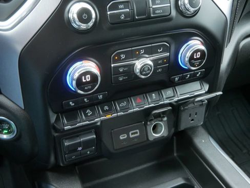 Used 2021 GMC Sierra 1500 SLT w/ SLT Premium Package AWD/4WD image 32