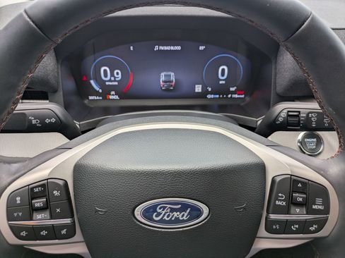 New 2026 Ford Explorer Active w/ Active Comfort Package RWD image 32