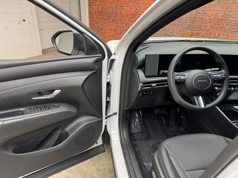 Used 2025 Hyundai Santa Cruz SEL image 10