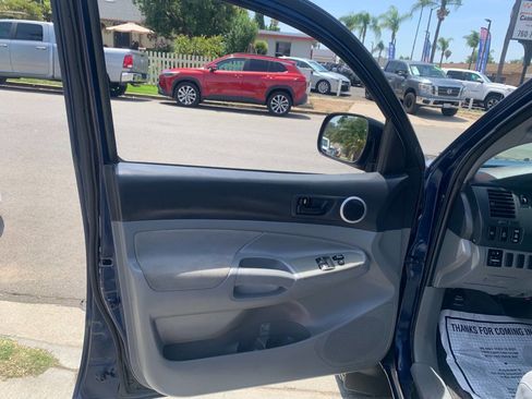 Used 2006 Toyota Tacoma PreRunner RWD image 19