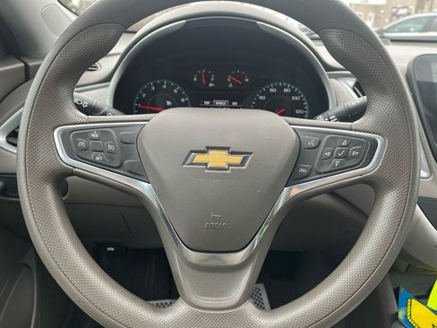 Used 2022 Chevrolet Malibu LS image 9