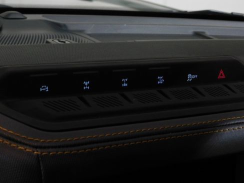 Used 2024 Ford Bronco Badlands image 52