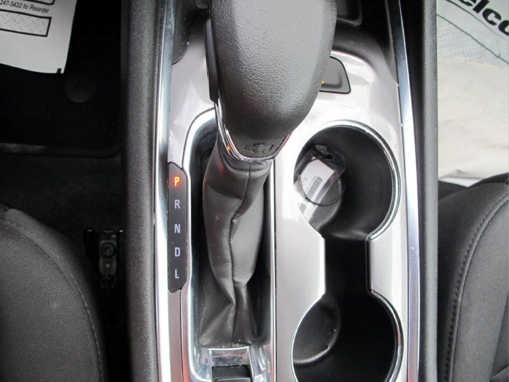 Used 2025 Chevrolet Malibu LT FWD image 15