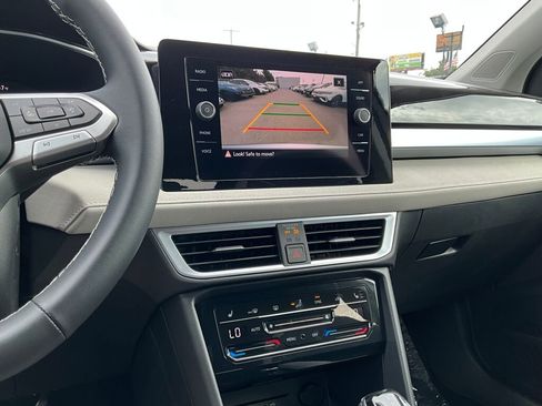 New 2025 Volkswagen Taos SE image 16