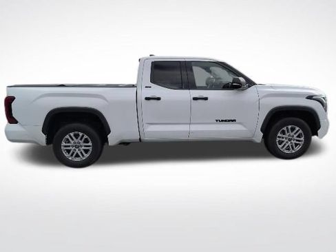 Used 2022 Toyota Tundra SR5 w/ SR5 Convenience Package RWD image 11