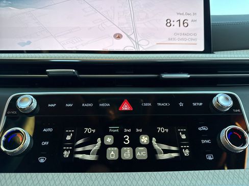 New 2026 Genesis GV80 2.5T Prestige image 23