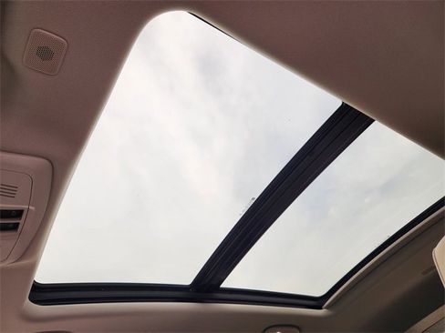 Used 2020 Buick Envision Essence w/ Experience Buick Package image 19