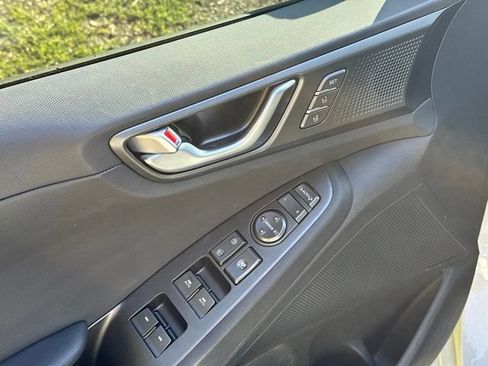 Used 2020 Hyundai Ioniq Limited FWD image 11