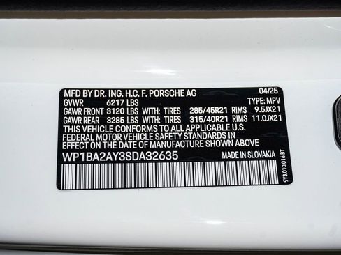 Certified 2025 Porsche Cayenne Coupe image 30