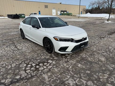 Used 2023 Honda Civic Sport image 1