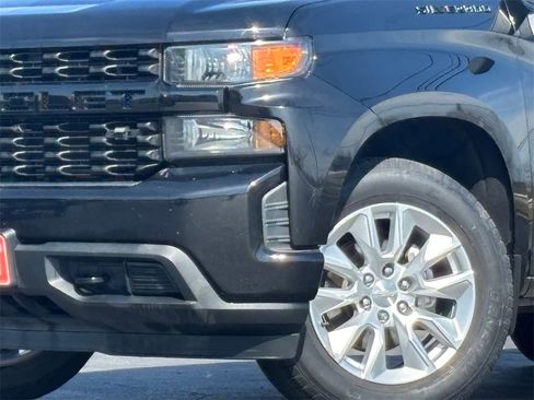 Used 2021 Chevrolet Silverado 1500 Custom image 2