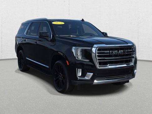 Used 2024 GMC Yukon SLT w/ SLT Premium Package AWD/4WD image 3