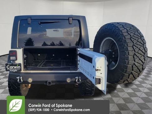 Used 2015 Jeep Wrangler Unlimited Rubicon w/ Connectivity Group image 23