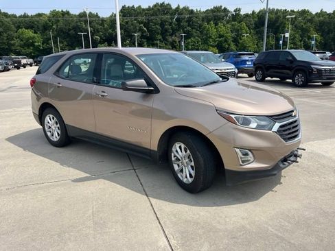 Used 2018 Chevrolet Equinox LS FWD image 8