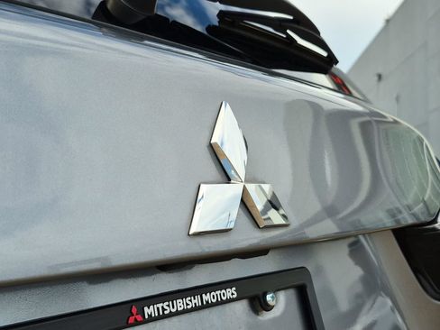Used 2025 Mitsubishi Outlander Sport LE AWD/4WD image 12