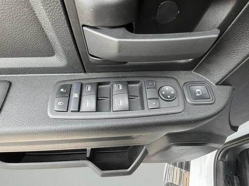 Used 2024 RAM 5500 Tradesman w/ Chrome Appearance Group AWD/4WD image 19
