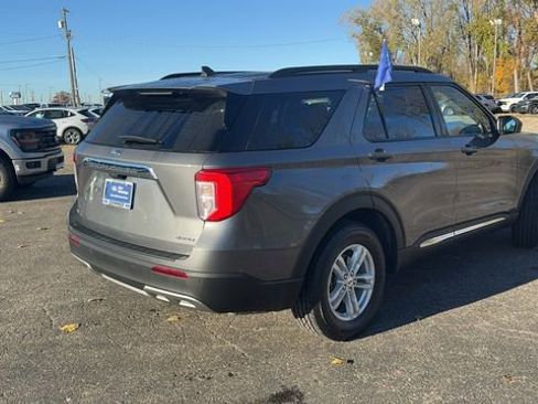 Certified 2022 Ford Explorer XLT w/ Equipment Group 202A image 4