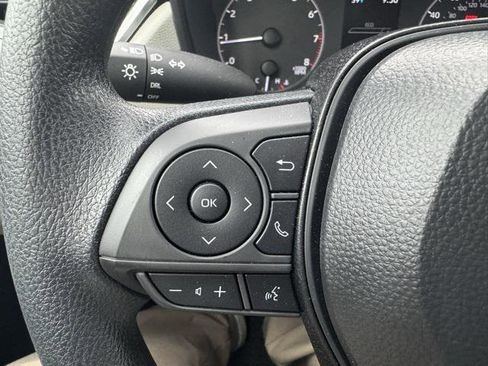Certified 2025 Toyota Corolla Cross L image 18