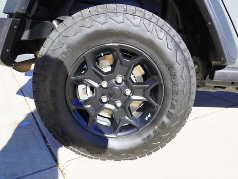 Used 2023 Jeep Wrangler Unlimited image 10