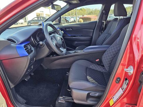 Used 2021 Toyota C-HR XLE image 13