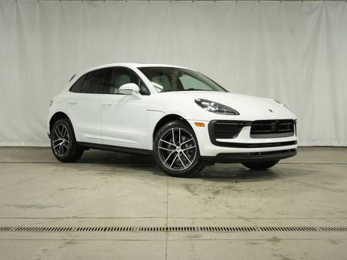 New 2026 Porsche Macan image 9
