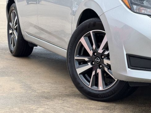 Used 2025 Nissan Versa SV FWD image 11
