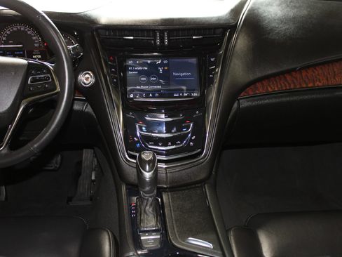 Used 2018 Cadillac CTS Luxury RWD image 15