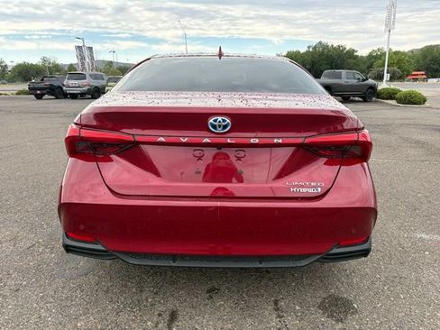 Certified 2022 Toyota Avalon Limited FWD image 5