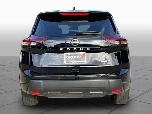Used 2025 Nissan Rogue SV AWD/4WD image 5