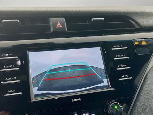 Used 2020 Toyota Camry SE image 22