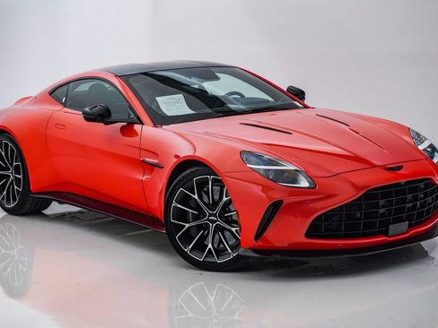 Used 2026 Aston Martin V8 Vantage Coupe RWD image 3