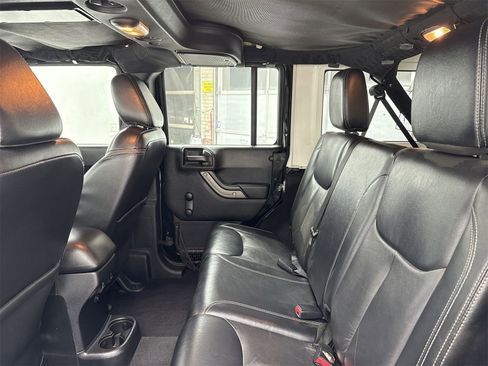 Used 2016 Jeep Wrangler Unlimited Sport w/ Connectivity Group image 27