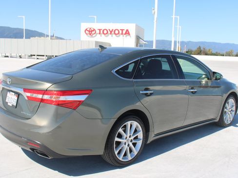 Used 2013 Toyota Avalon Limited FWD image 3