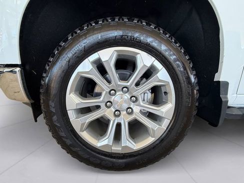 Used 2024 Chevrolet Silverado 1500 LTZ AWD/4WD image 9
