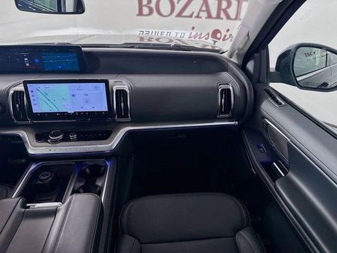 Certified 2025 Ford Expedition Max Platinum image 29