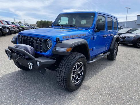 Used 2024 Jeep Wrangler Unlimited Rubicon AWD/4WD image 8