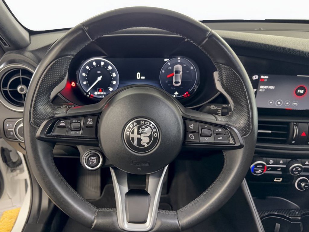 Used 2024 Alfa Romeo Giulia Veloce RWD image 10