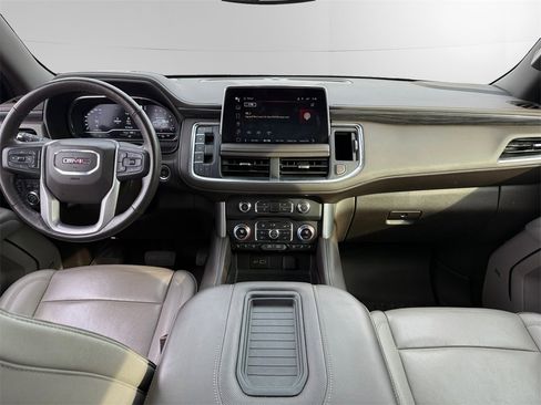 Used 2022 GMC Yukon XL SLT w/ SLT Premium Package image 10