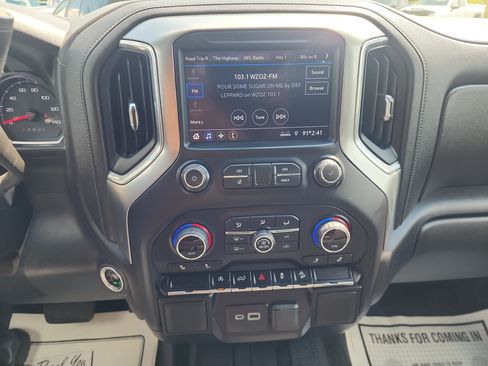 Certified 2021 Chevrolet Silverado 1500 LT AWD/4WD image 13