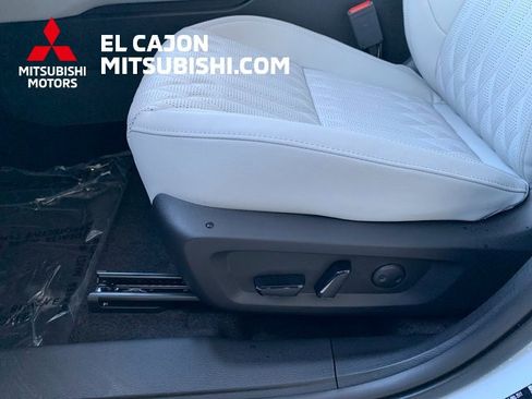 New 2026 Mitsubishi Outlander SEL image 13