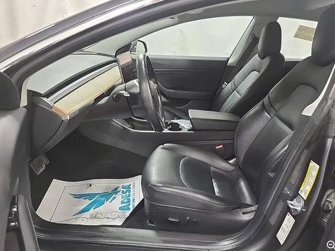 Used 2018 Tesla Model 3 Long Range RWD image 3
