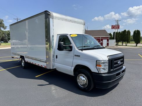 Used 2023 Ford E-350 and Econoline 350 Super Duty w/ Driver's Safety Package RWD image 9