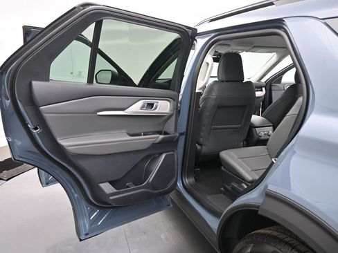 Used 2025 Ford Explorer Active image 21