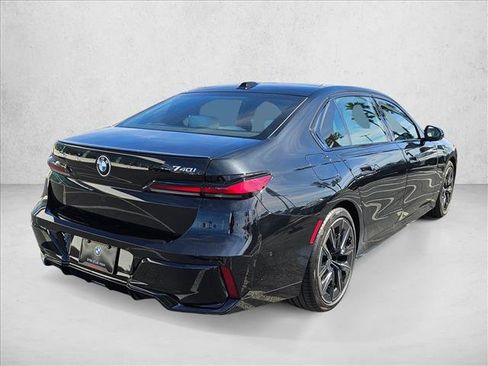 New 2026 BMW 740i w/ Premium Package RWD image 2