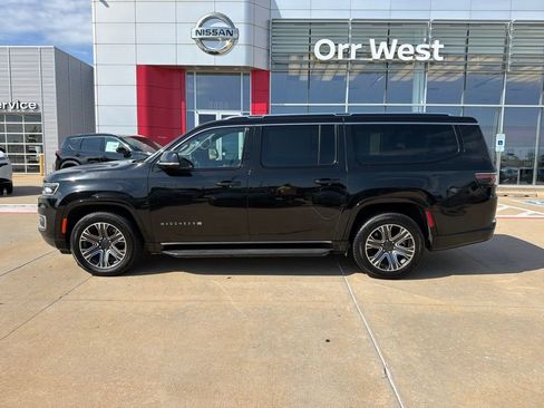 Used 2024 Jeep Wagoneer L Series II AWD/4WD image 2