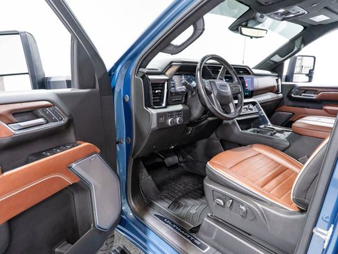 Used 2024 GMC Sierra 3500 Denali Ultimate AWD/4WD image 14
