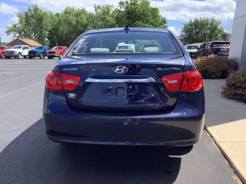 Used 2010 Hyundai Elantra GLS FWD image 4